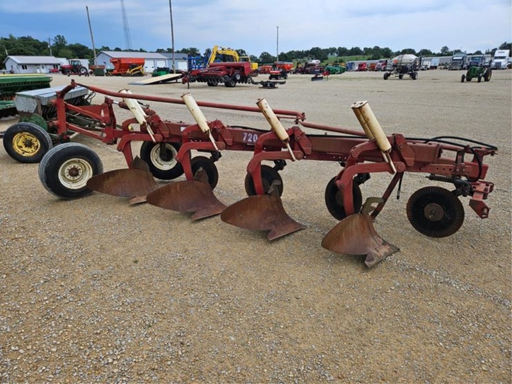 #265-•-ih-720-4-bottom-20"-semi-mount-plow-image-7
