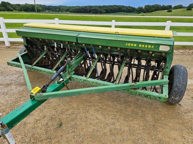 john-deere-8100-image-11