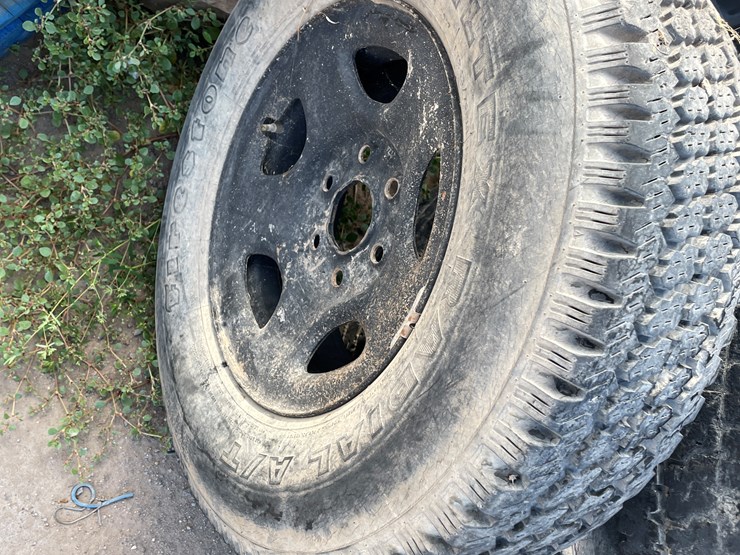 #3735-•-lot-of-tires-(las-cruces,-nm)-image-4