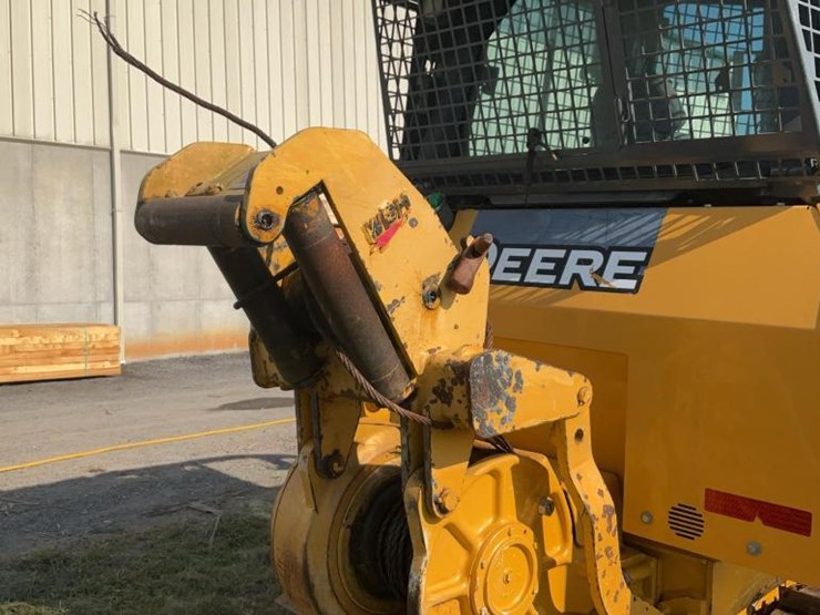 2017-deere-450k-lgp-image-28