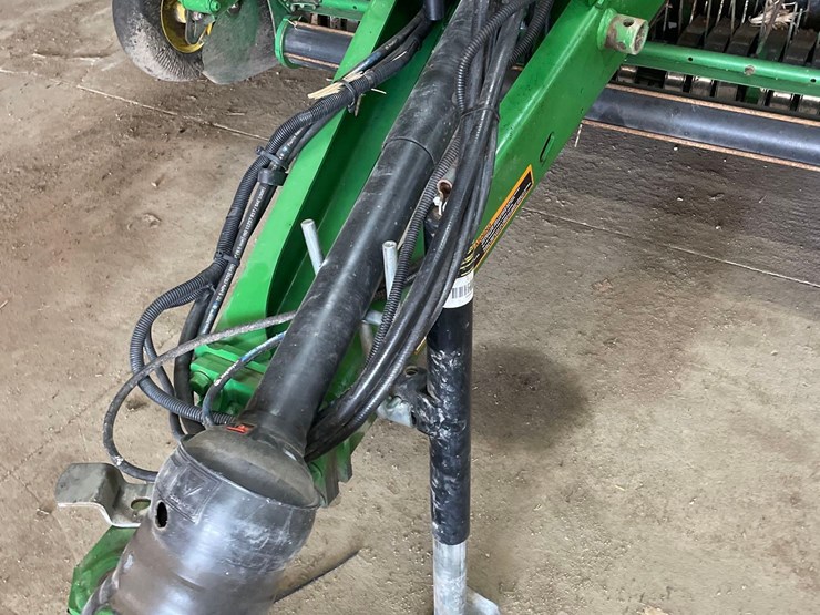 john-deere-560r-image-8