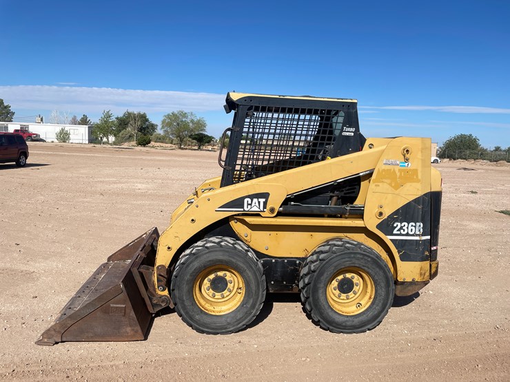 2004-caterpillar-236b-image-1