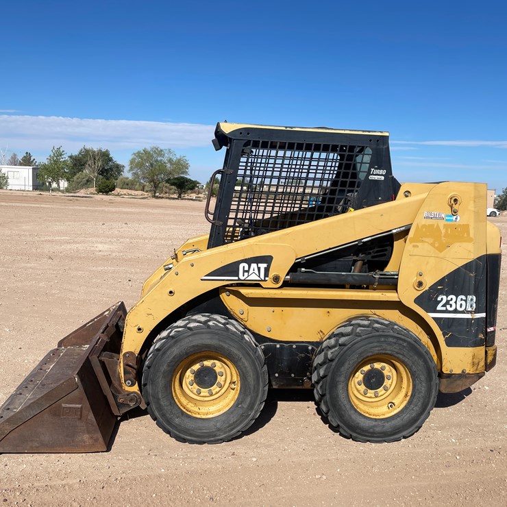 2004 CATERPILLAR 236B