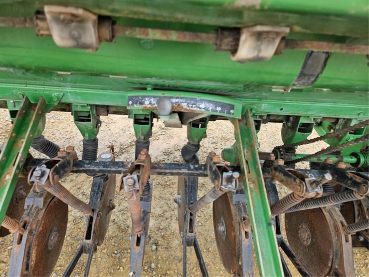 john-deere-8300-image-12