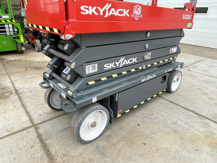 #122-•-2025-skyjack-sj3226e-scissors-lift-image-10