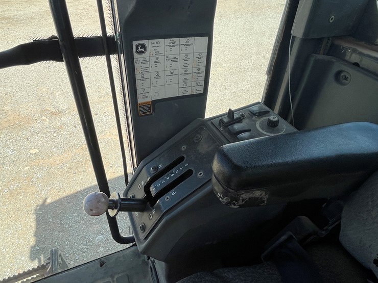 deere-672d-image-31