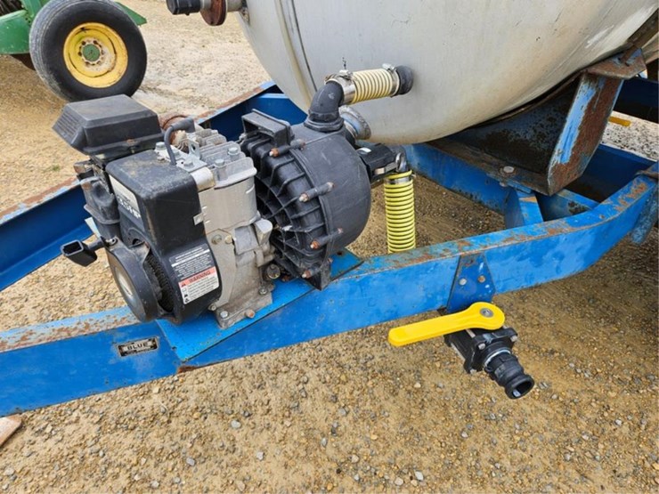 #241-•-1000-gallon-tandem-axle-water-trailer-image-11