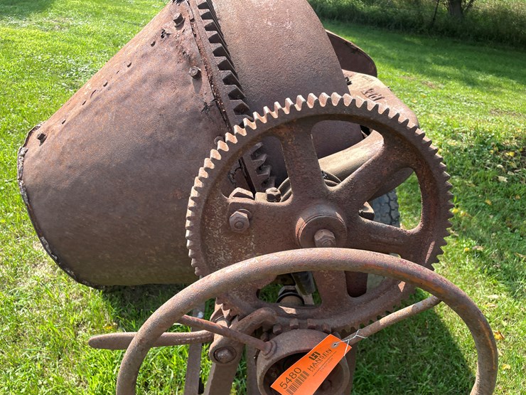 #5480-•-agc-3-1/2-s-gas-powered-cement-mixer-image-10