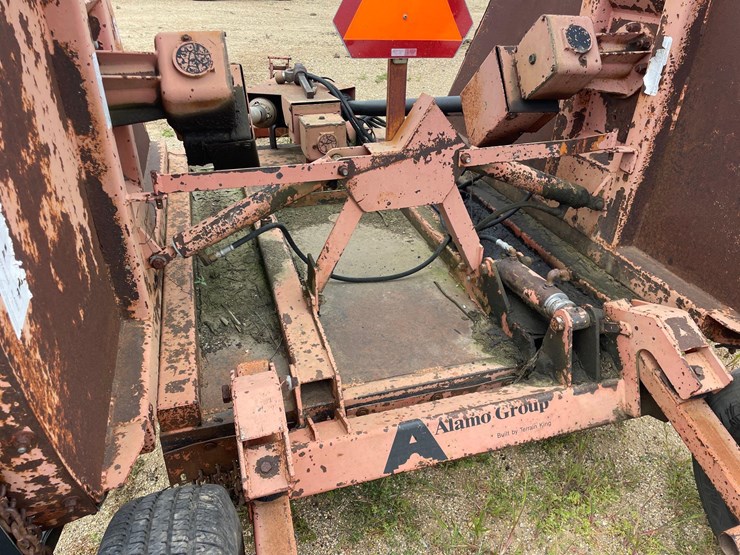 alamo-16ft-bat-wing-mower-image-15