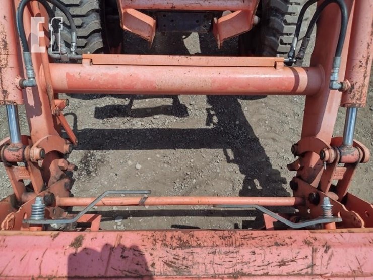 16-kubota-b26tlb-tractor-8242-image-19