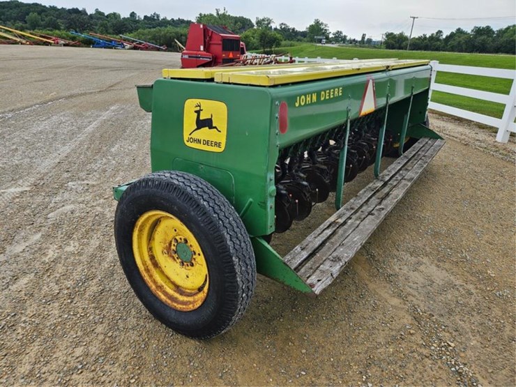 john-deere-8300-image-3