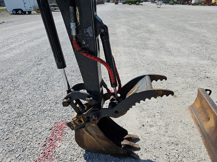 2019-deere-35g-image-24