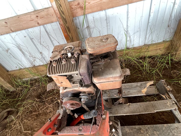 #5522-•-gilson-brothers-co.-rototiller-image-12