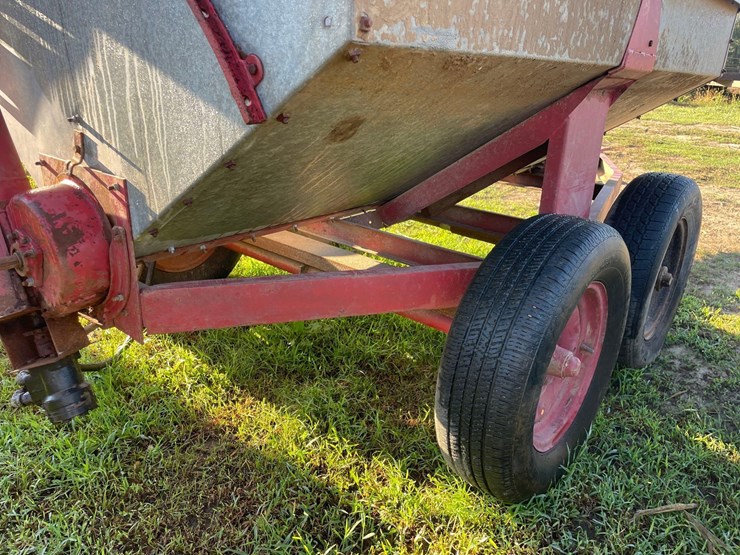 snowco-2-ton-auger-wagon-image-11
