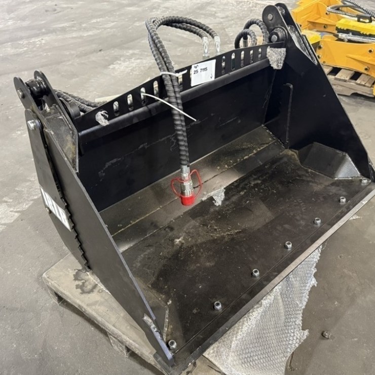 2025 IR 27" 4-in-1 Bucket