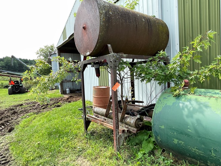 #5494-•-s.o.-company-metal-fuel-tank-on-metal-stand-image-1