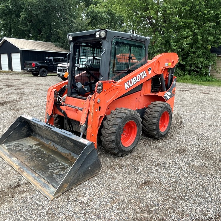 2016 KUBOTA SSV75