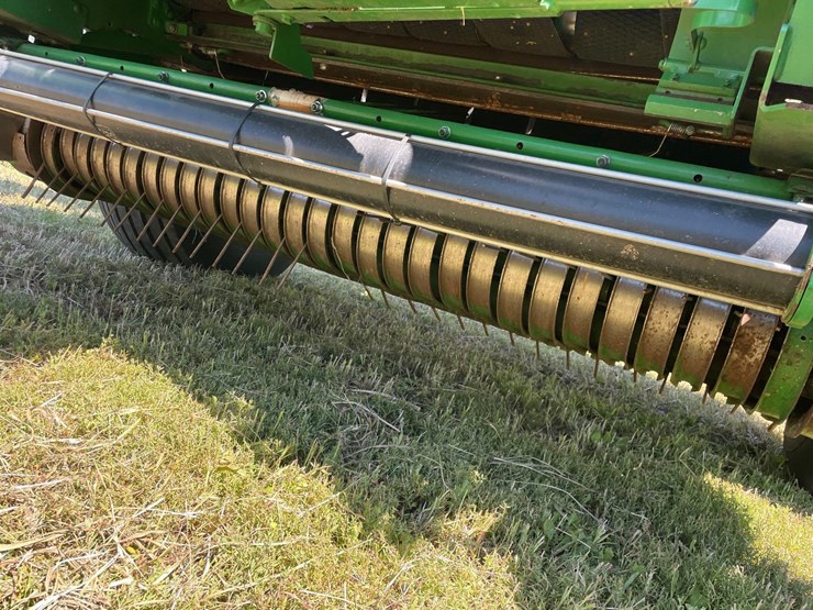 2017-john-deere-569-premium-image-34