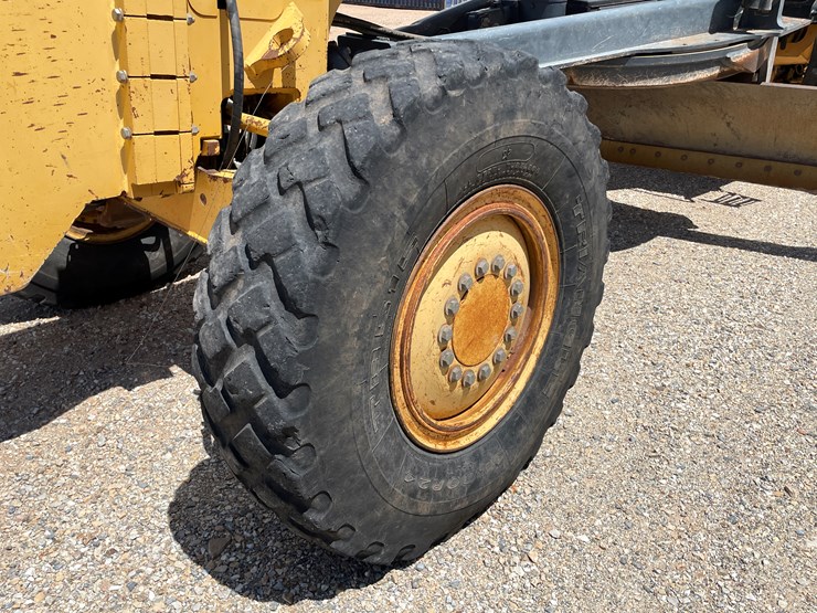 deere-672d-image-13