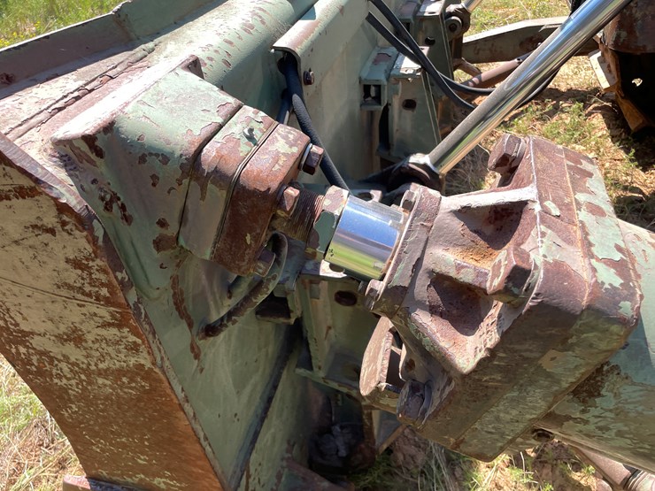 caterpillar-d7-image-25