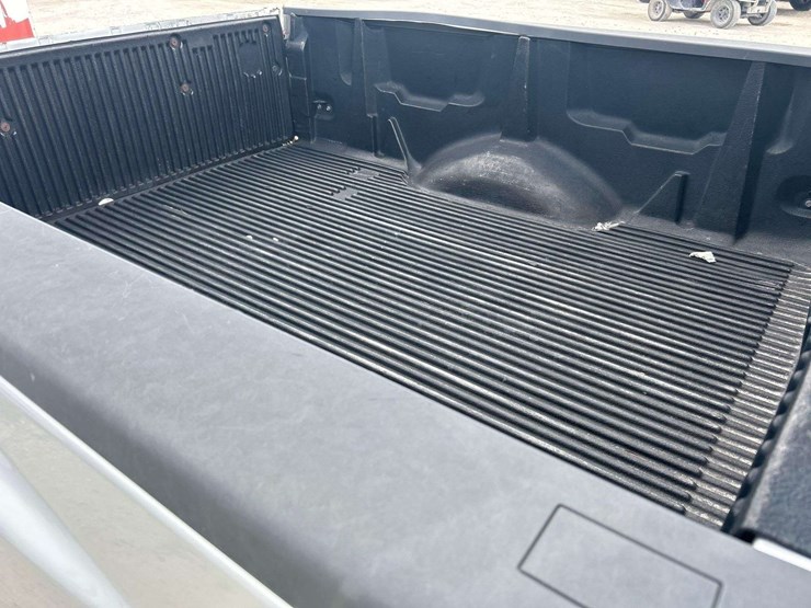 2013-nissan-titan-image-22