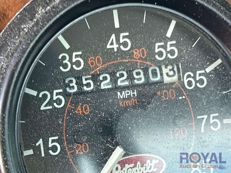 2009-peterbilt-335-image-6