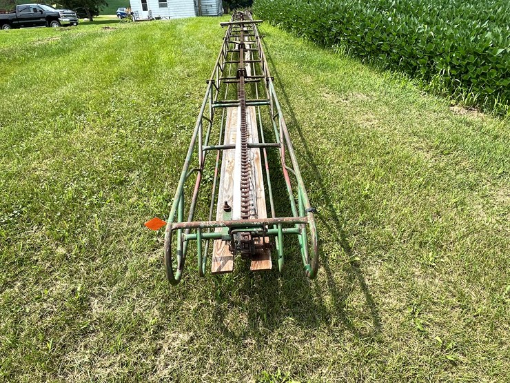 #5505-•-john-deere-61'-metal-bale-elevator-image-3