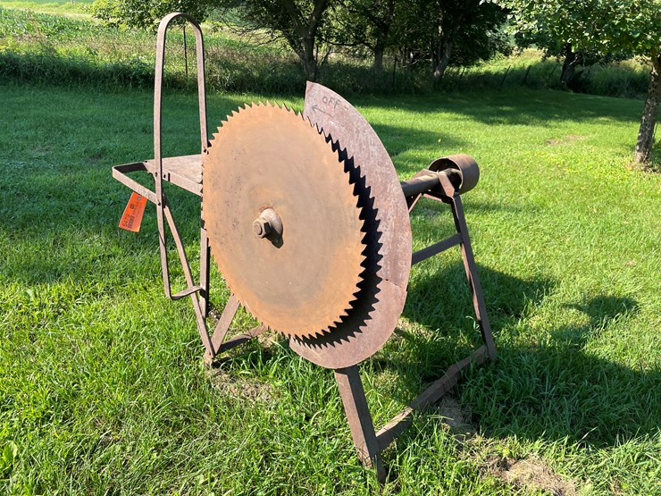#5479-•-belt-driven-buzz-saw-image-1