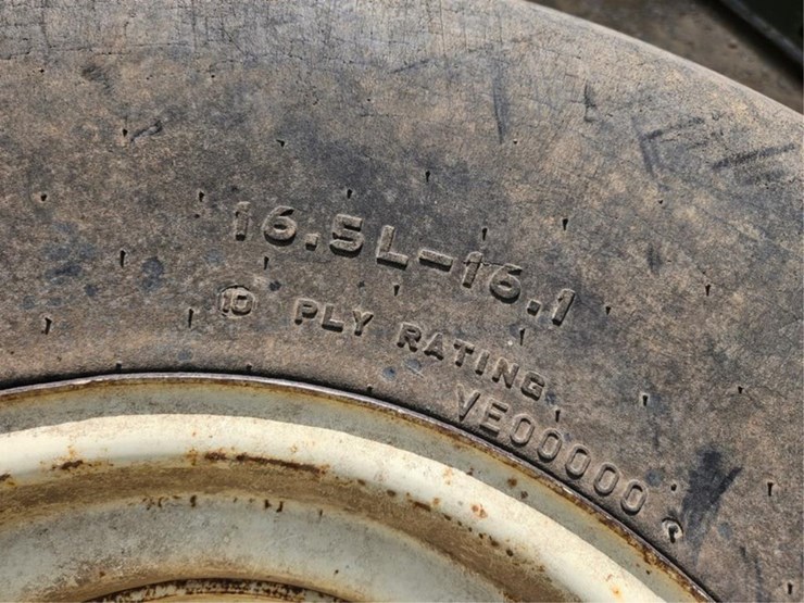 #232-•-(2)-16.5l-x-16.1-tires-&-8-bolt-rims-image-6