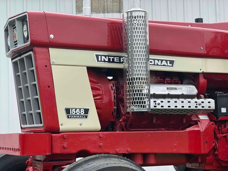 1974-ih-1568-tractor-image-31