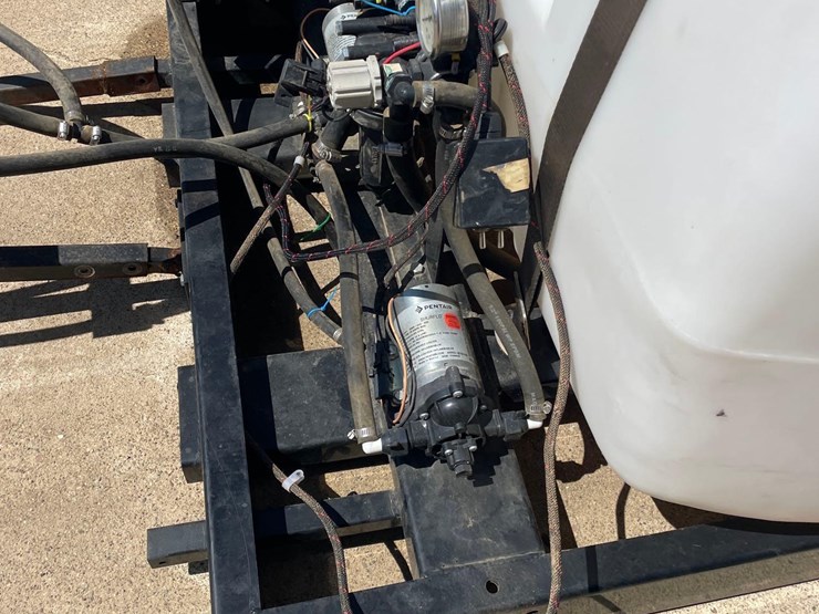 100-gallon-spray-tank-image-10
