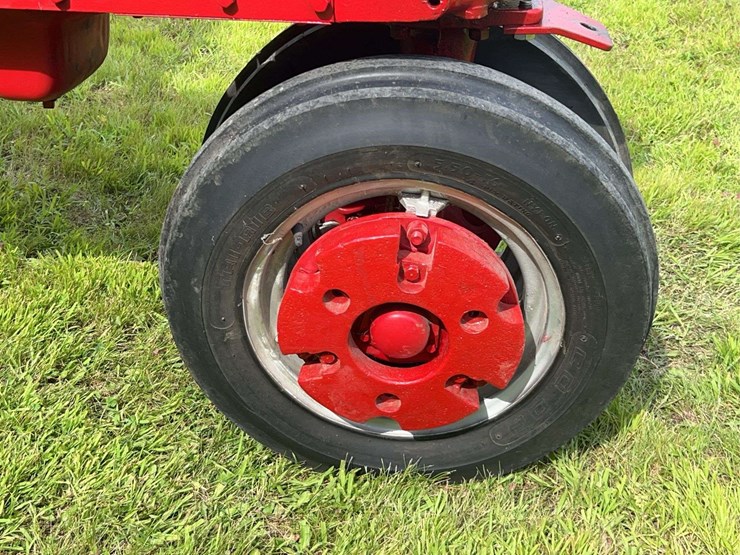 1948-farmall-h-with-automatic-cab-image-17