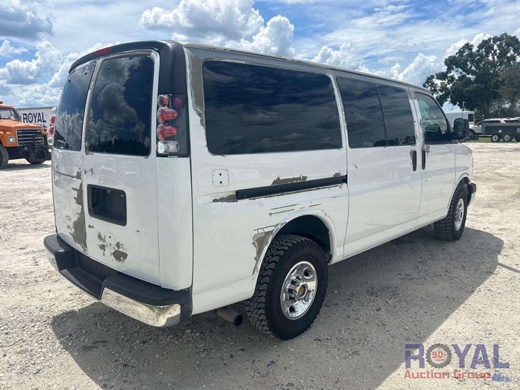 2008-chevrolet-express-passenger-van-image-3