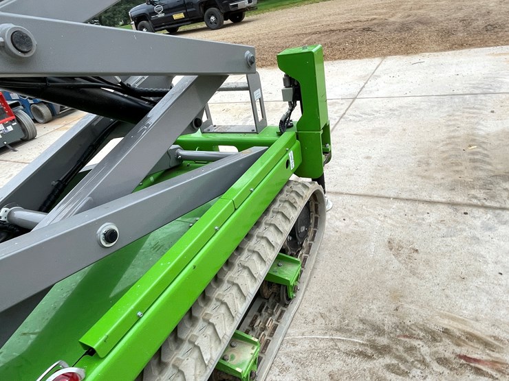 #120-•-2024-frontier-f3820tl-track-drive-scissors-lift-with-outriggers-image-42