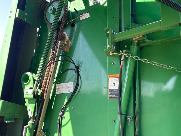 2013-john-deere-569-premium-image-37