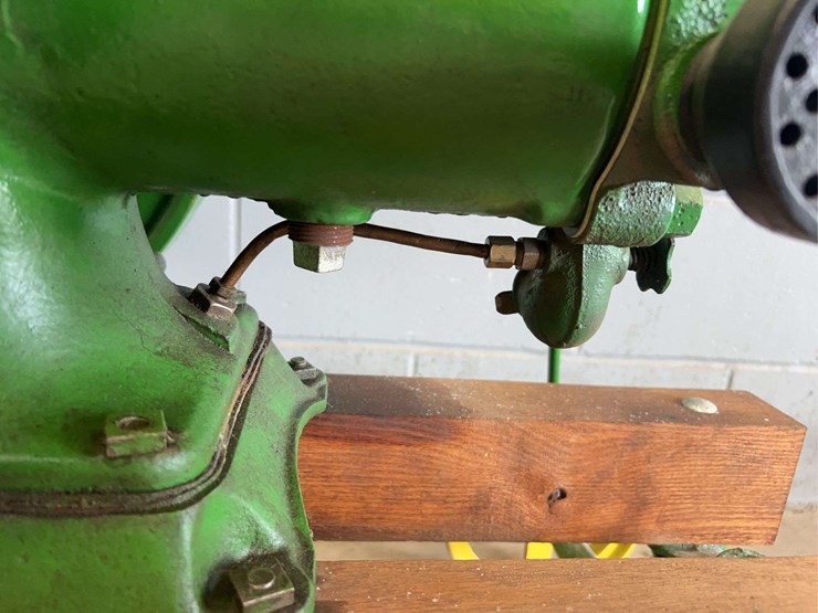 john-deere-e-1-1/2hp-engine-image-13