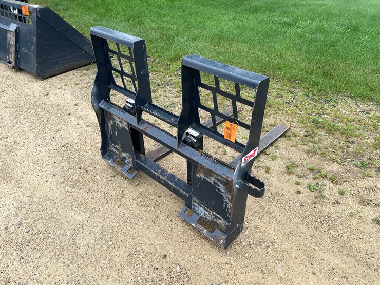 #194-•-stout-skid-steer-mount-pallet-forks-image-4