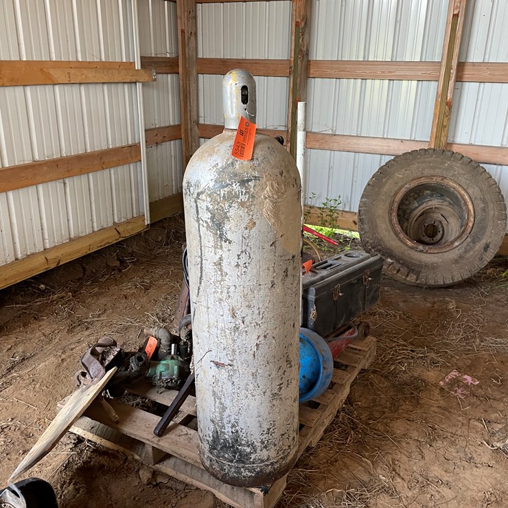 #5543 • 100 Gallon Propane Cylinder