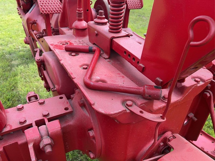 1940-farmall-h-distillate-image-35