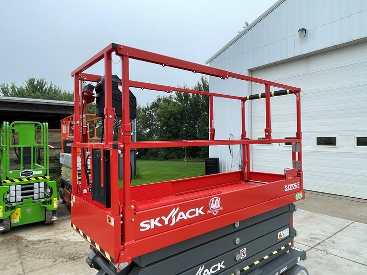 #122-•-2025-skyjack-sj3226e-scissors-lift-image-9