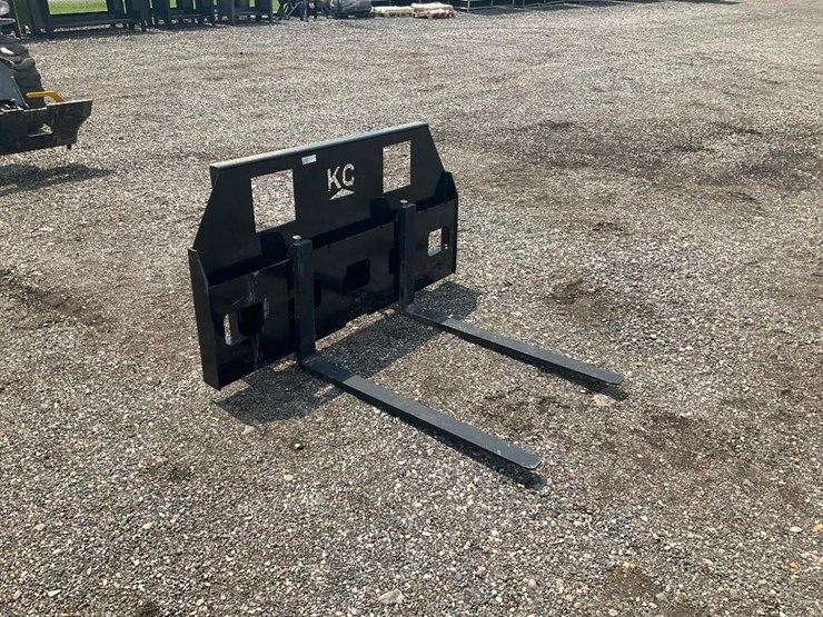 #617-•-unused-quick-attach-skid-steer-forks-image-1