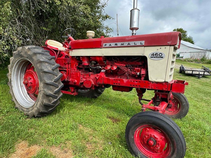 ih-460-tractor-image-1