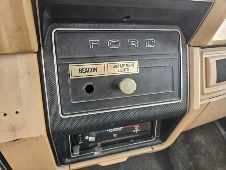1983-ford-f800-image-37