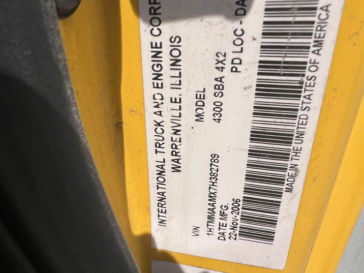 2007-international-durastar-4300-image-28