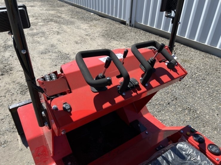 2025-agt-sda-140t-mini-compact-track-loader-image-18
