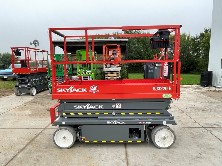 #128-•-2025-skyjack-sj3220e-scissors-lift-image-4