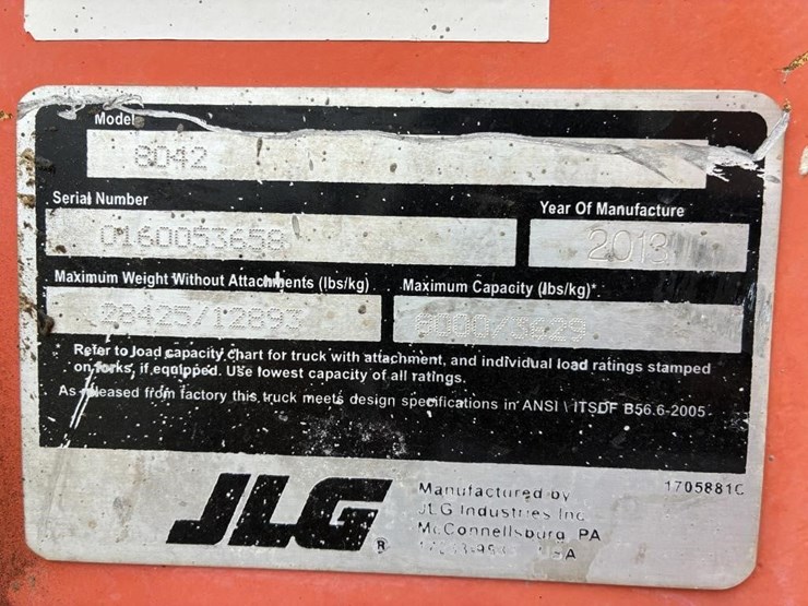 2013-jlg-8042-image-12