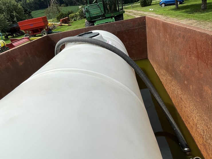 #5502-•-1000-gallon-poly-tank-image-6