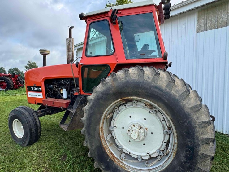 1980-allis-chalmers-7060-image-35