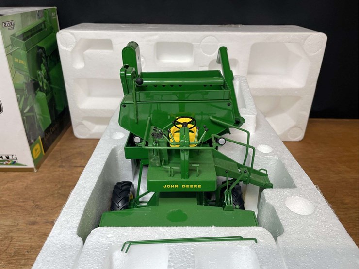 1/16-john-deere-55-combine-prestige-nib-ertl-image-5